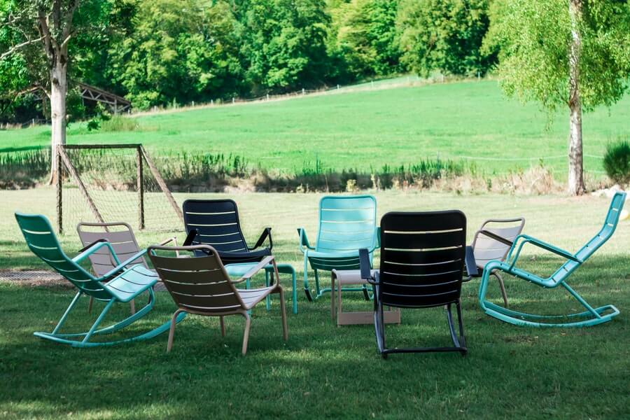 clean metal garden chairs