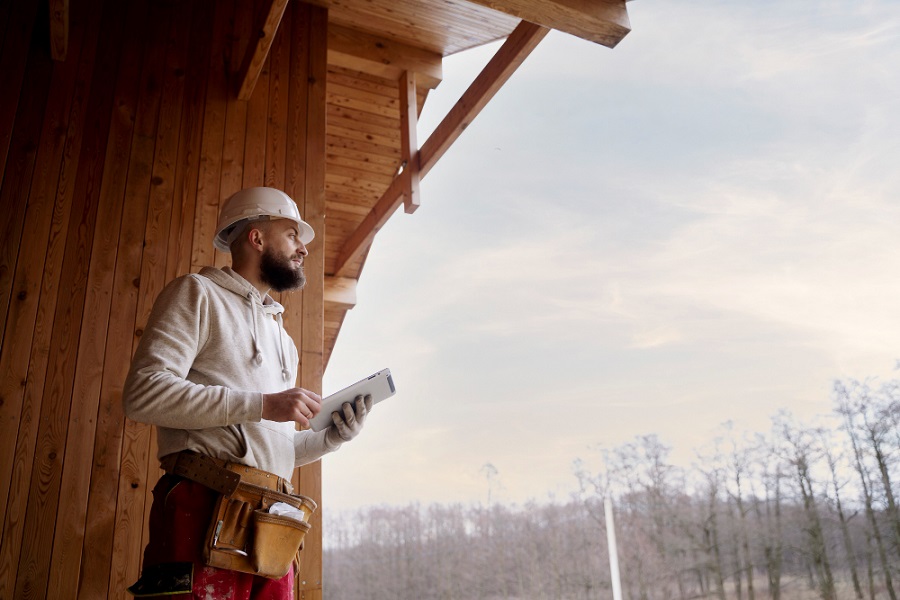 builder to help build a log cabin